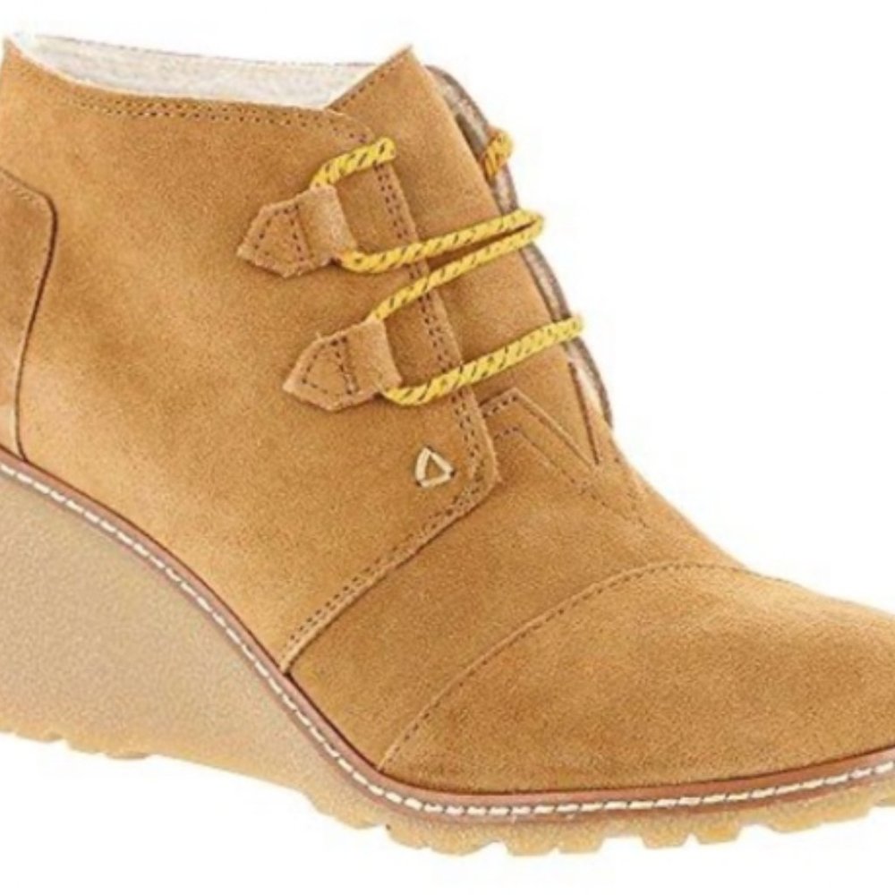 TOMS Wheat Suede with Faux Crepe Women's Desert Wedges